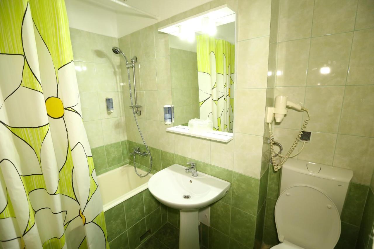 Hotel Moldova Bîrlad Esterno foto