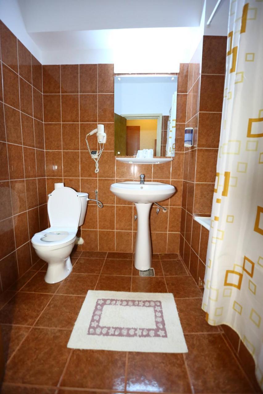 Hotel Moldova Bîrlad Esterno foto