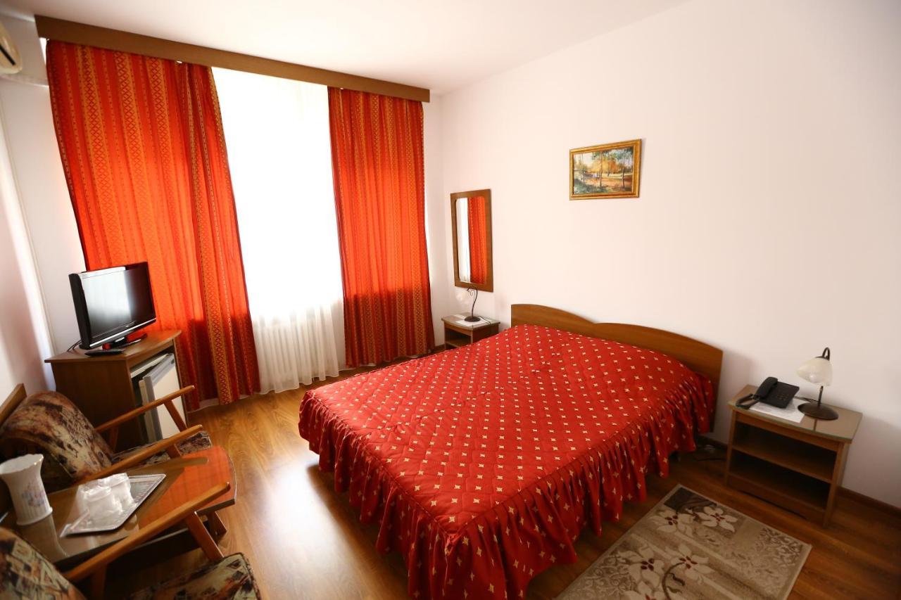 Hotel Moldova Bîrlad Esterno foto